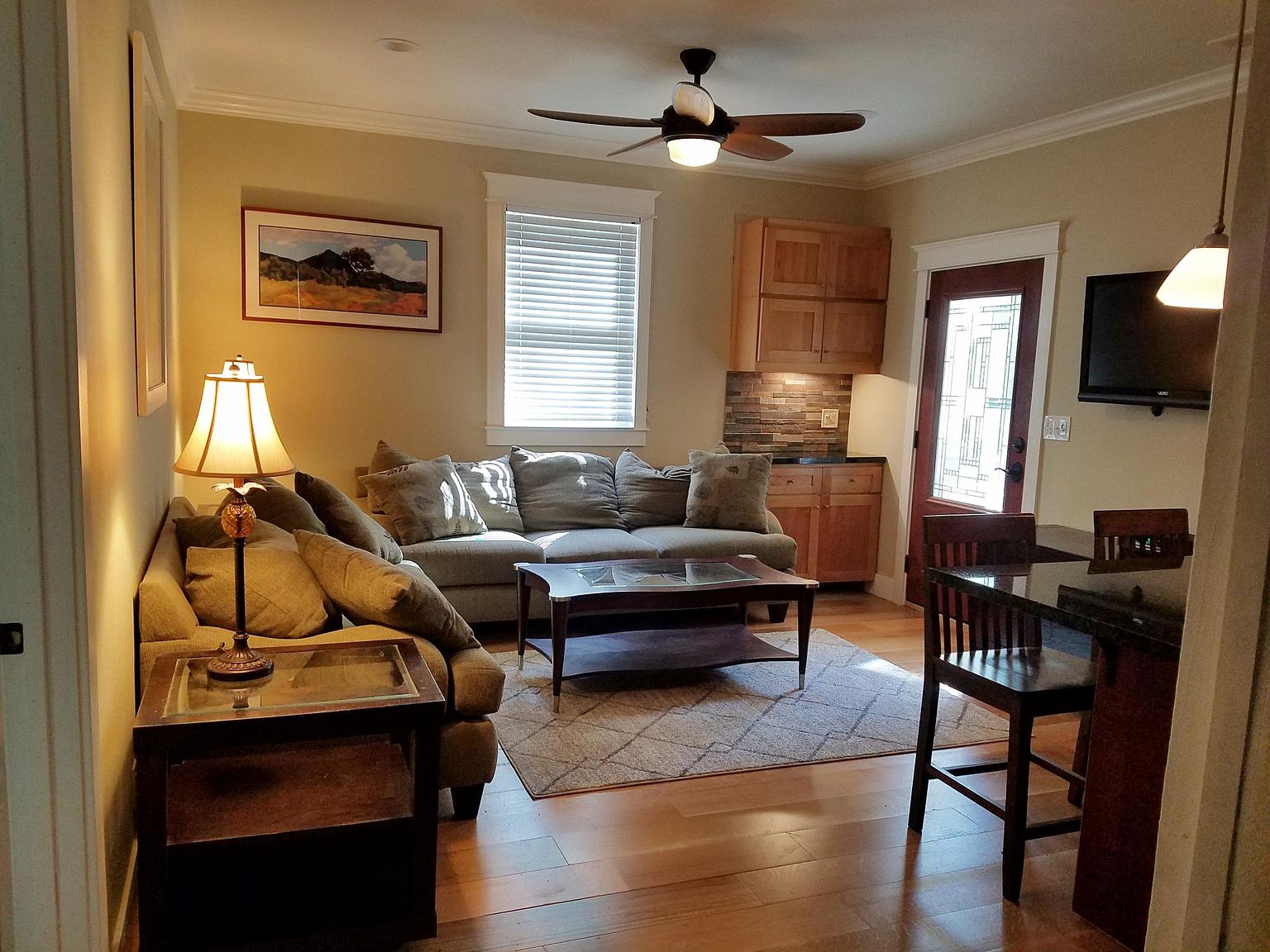 110 Roberta Ave photo 5