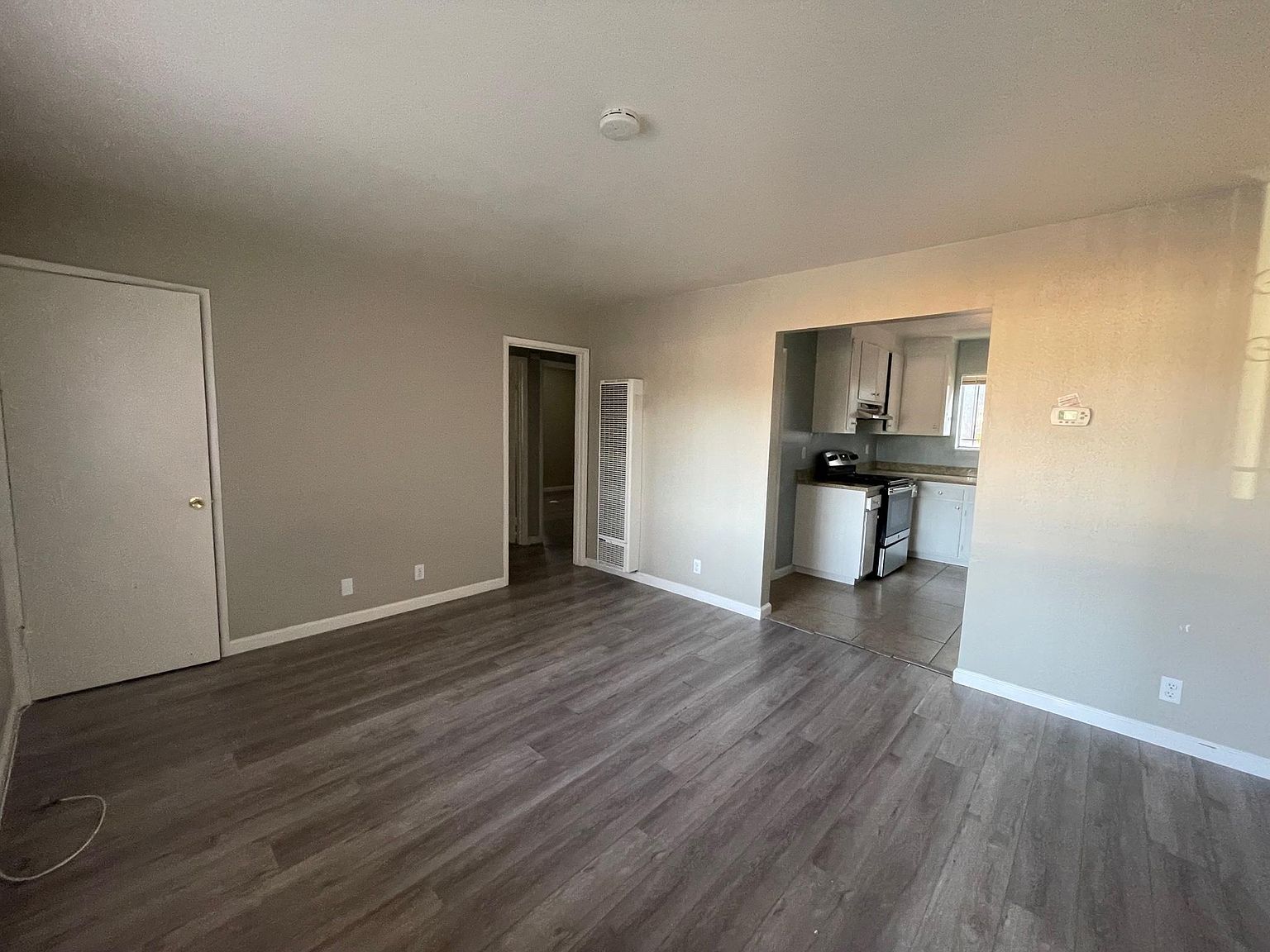 5611 Bancroft Ave photo 3