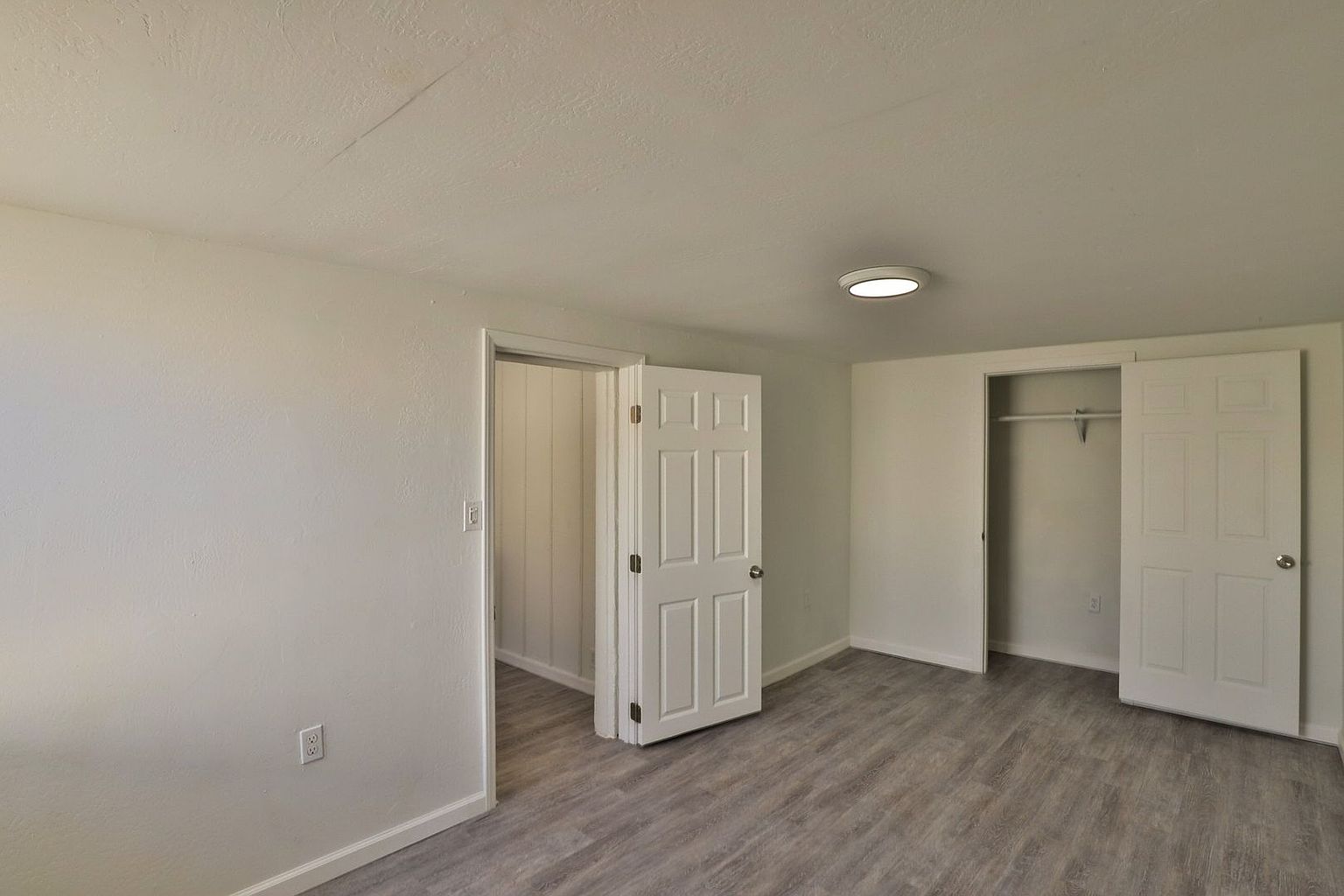 102 E. Hatcher Rd. photo 2