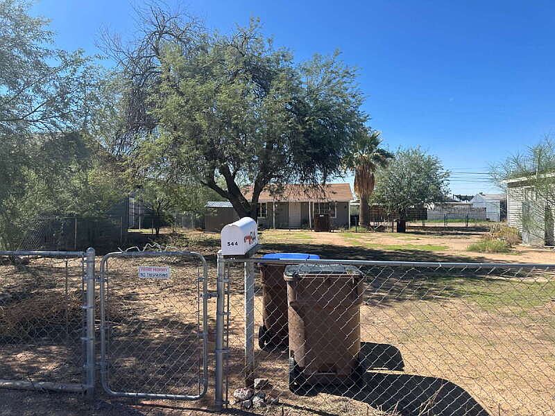 544 N 7th Pl photo 2