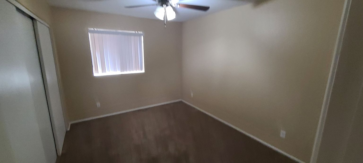 1140 E Curry Rd photo 2
