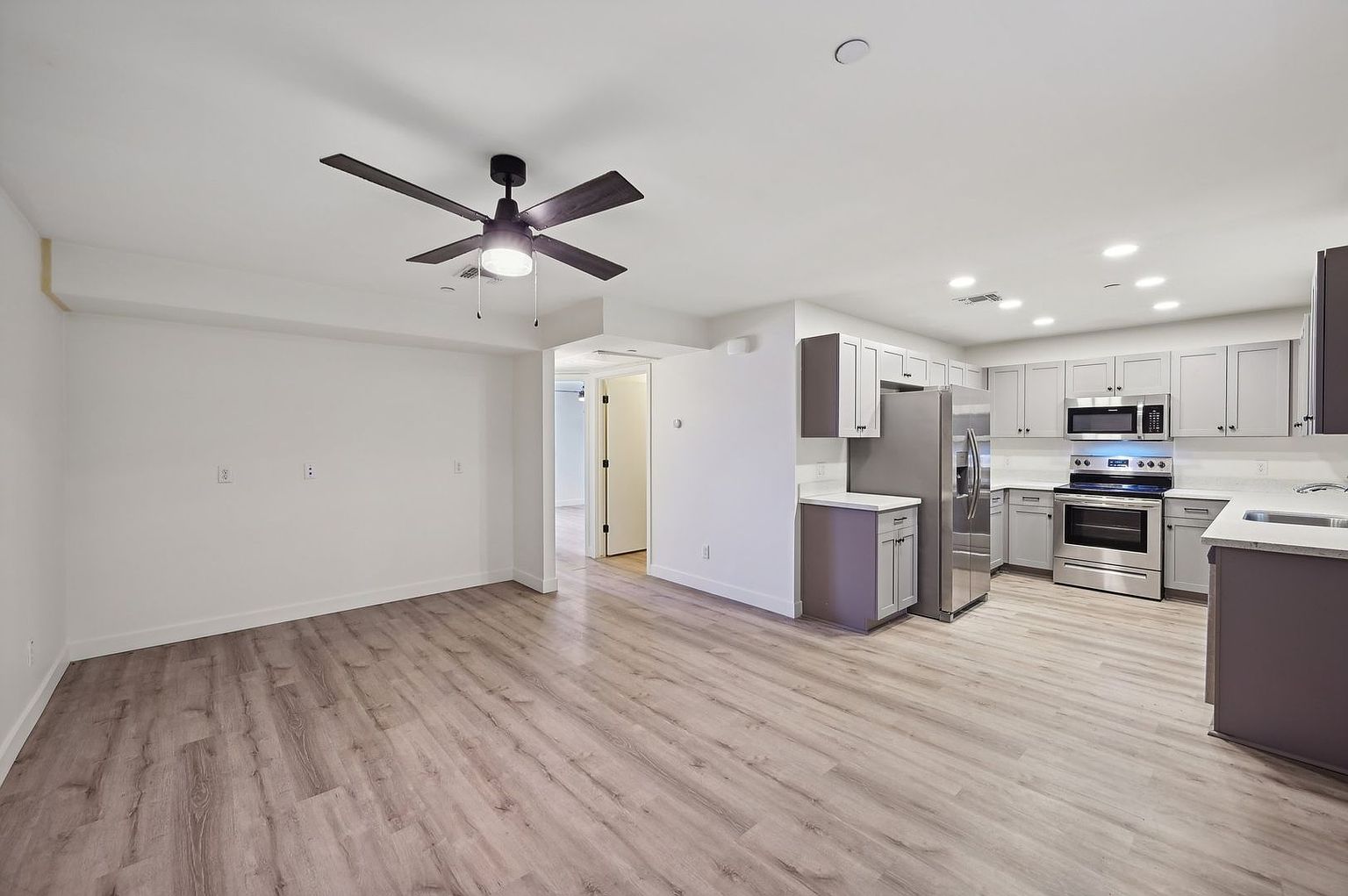 3644 E McDowell Rd unit 208 photo 4