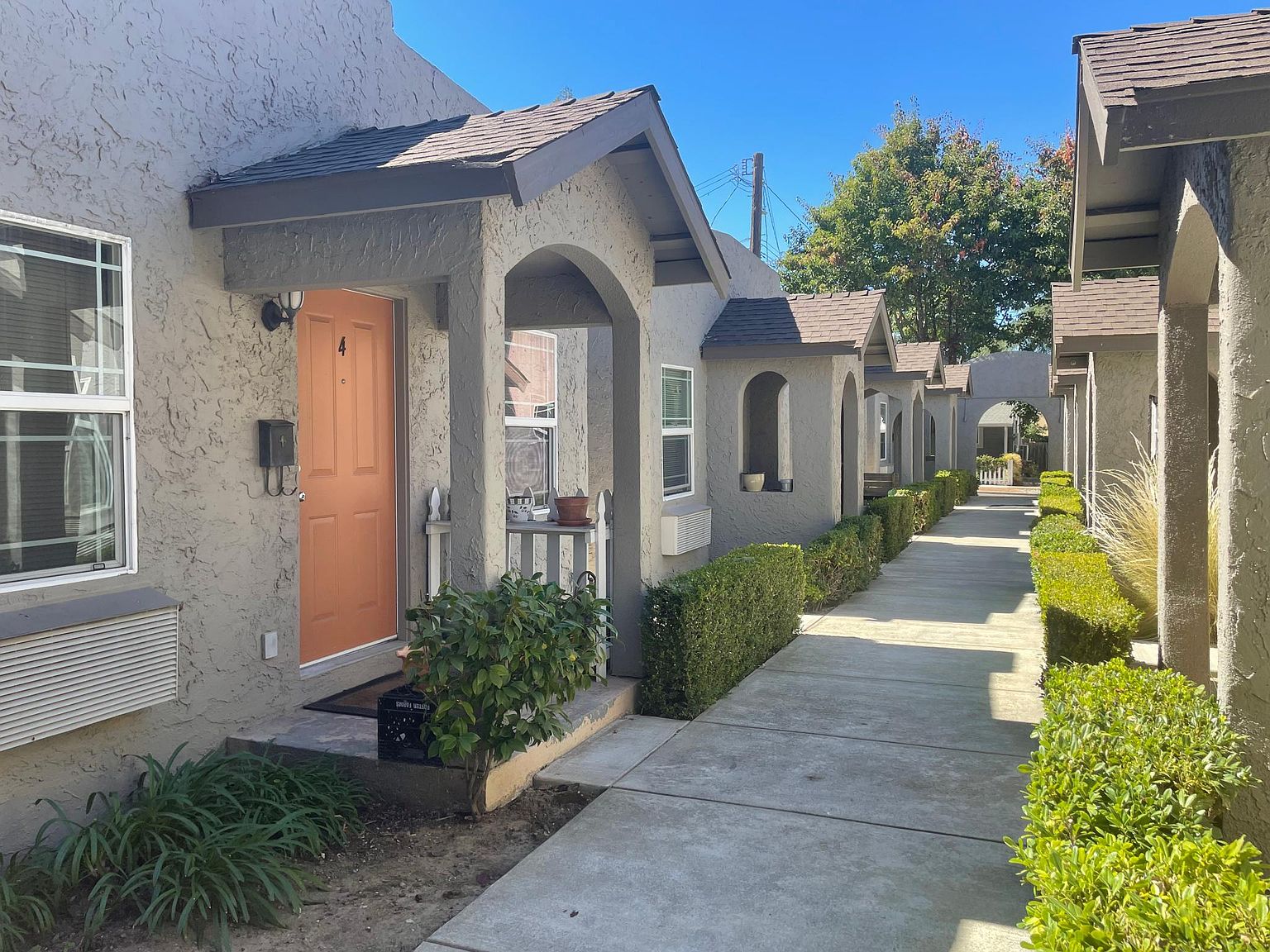 412 Mellus St photo 3