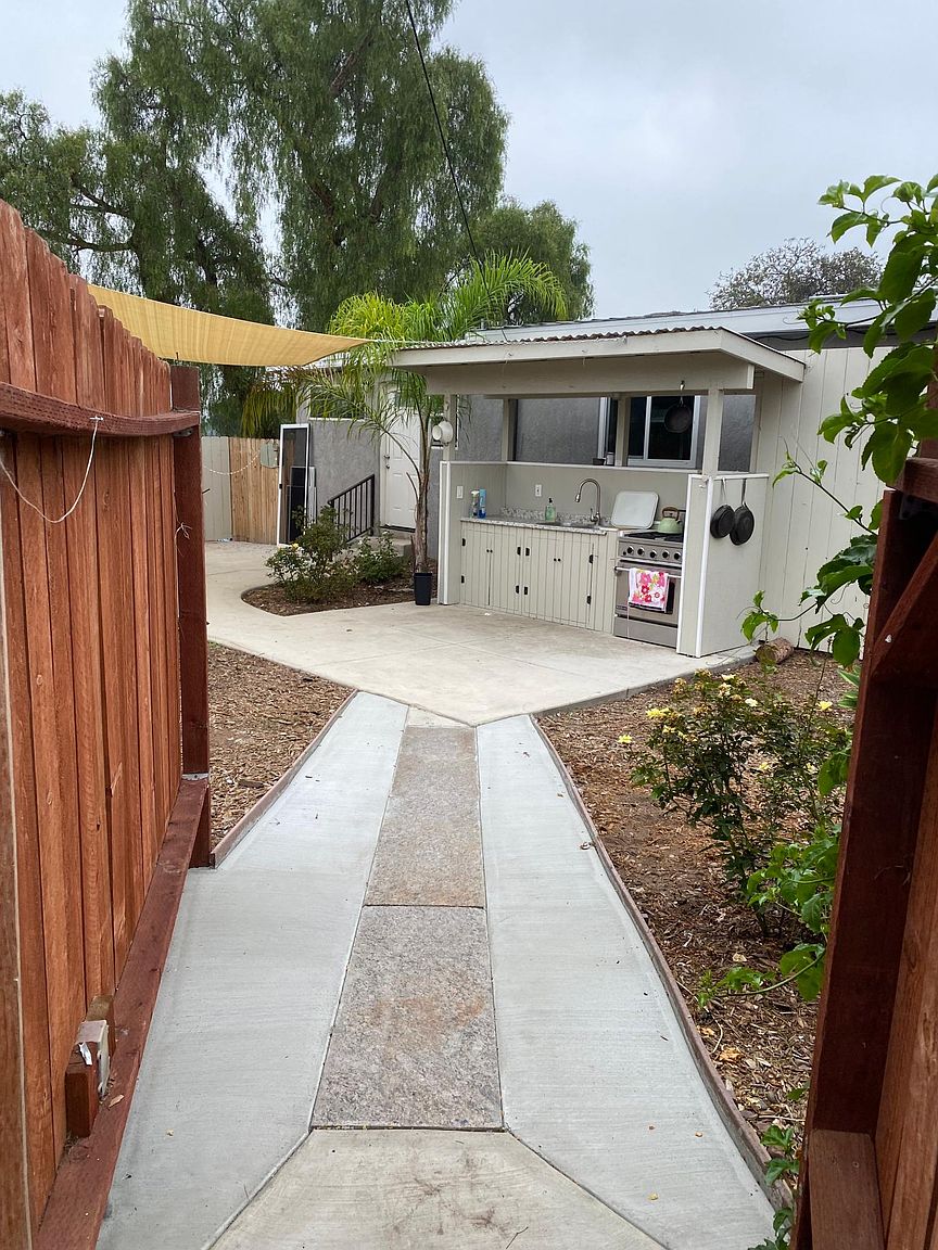 2301 Bonita St