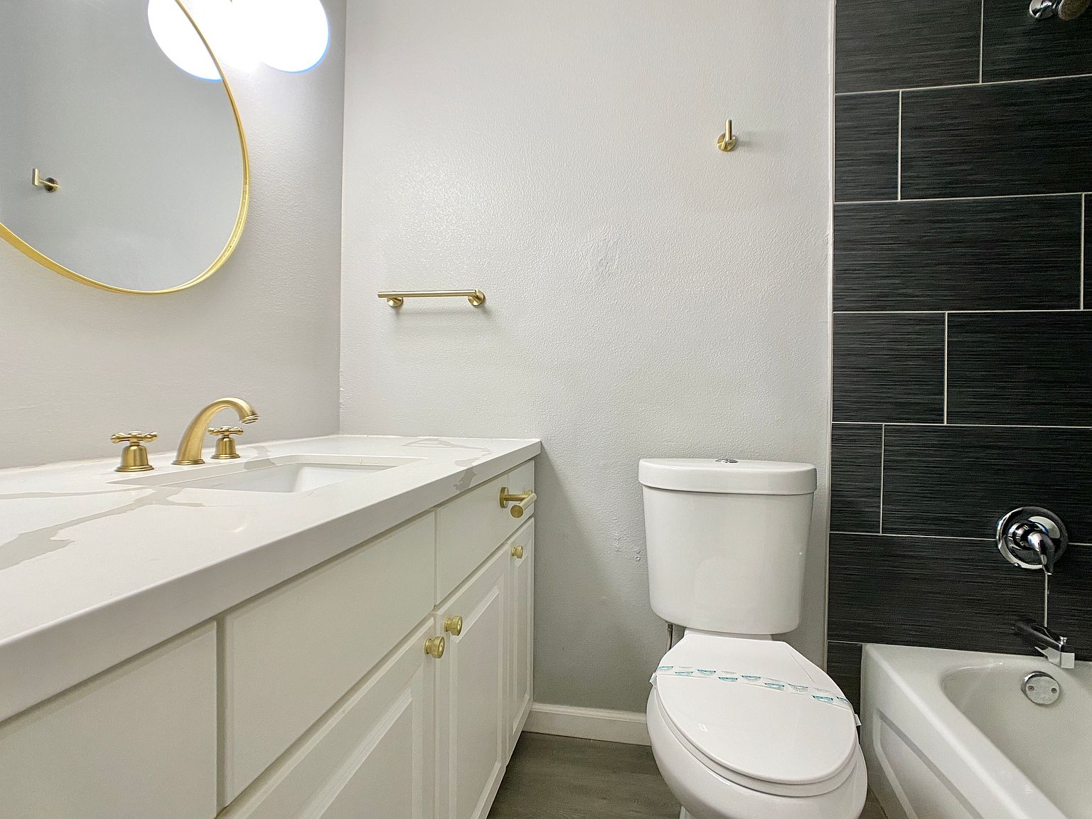 3002 N 40th St unit 3012 - 12 photo 3