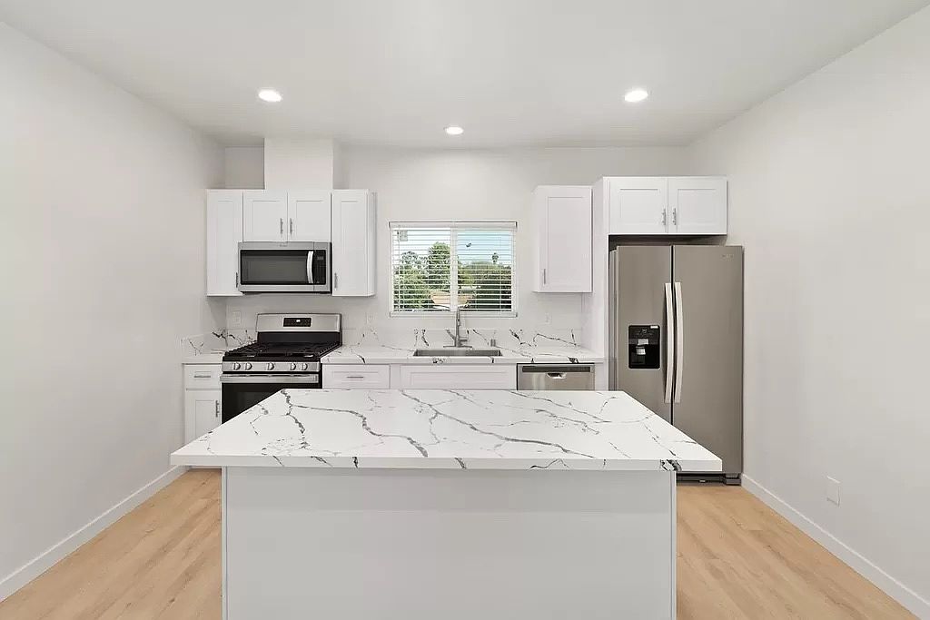5141 Ewing St photo 3