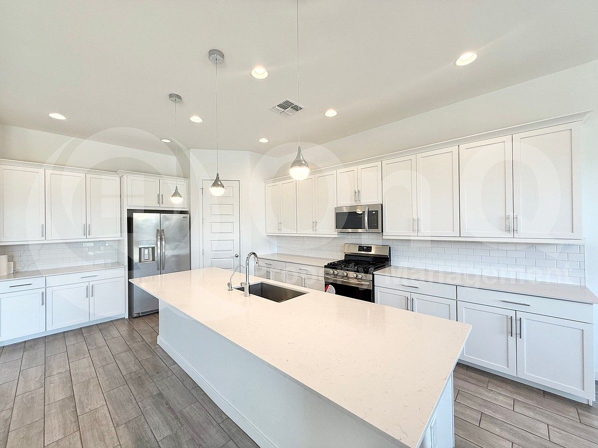 5550 S Arizona Pl photo 3