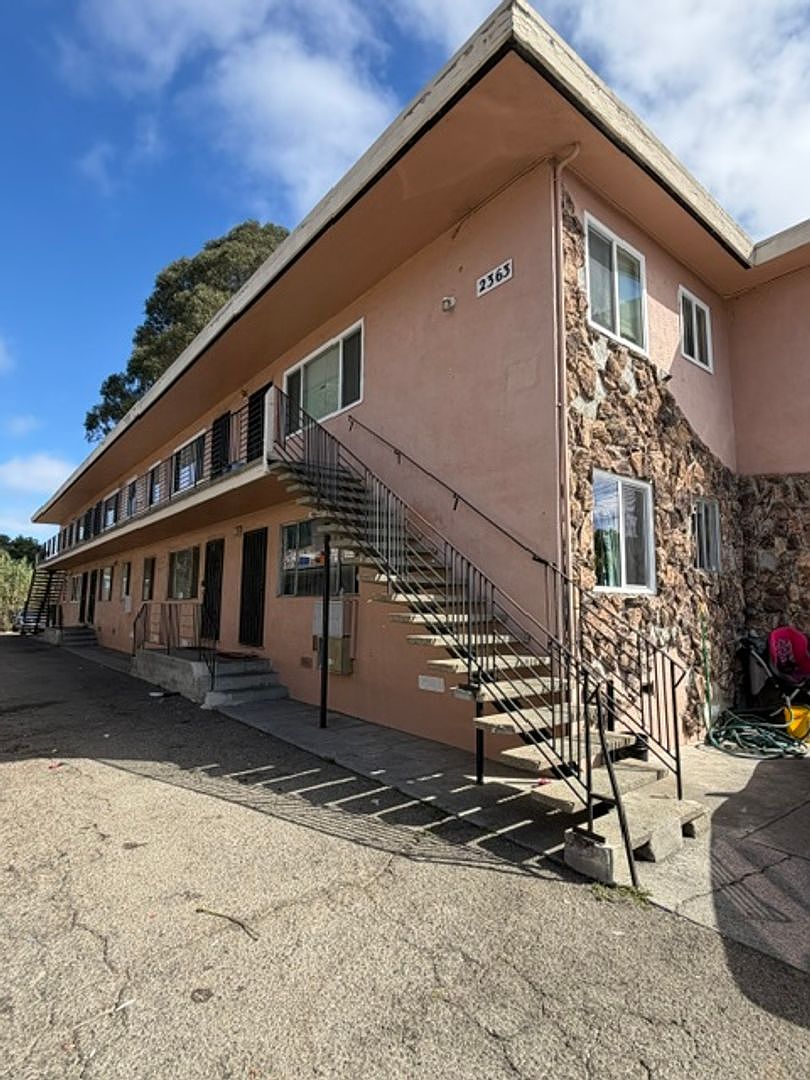 1BR/1BA Apartment on Humboldt Avenue · Oakland photo 3
