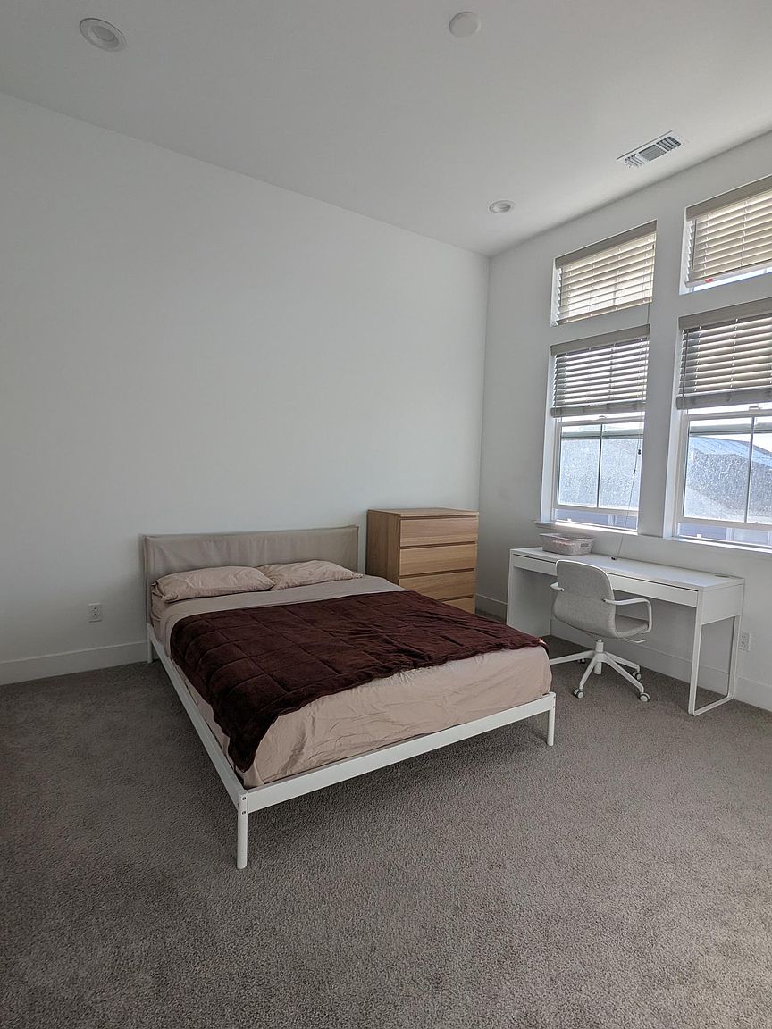 8642 Enterprise Dr photo 2