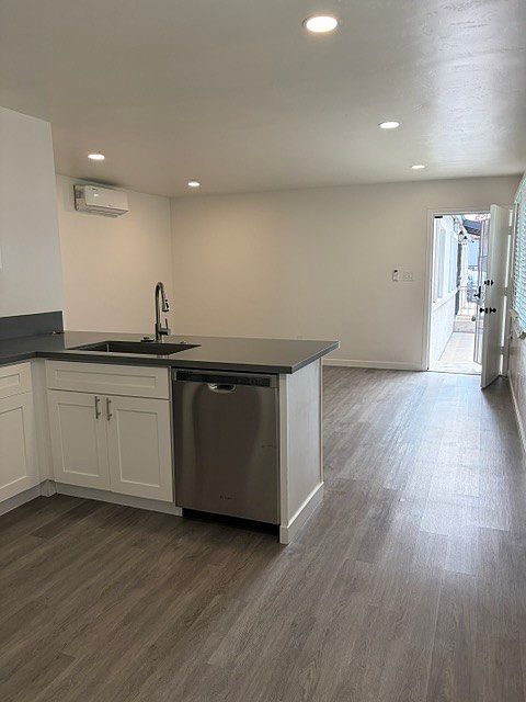 3876 41st St photo 3