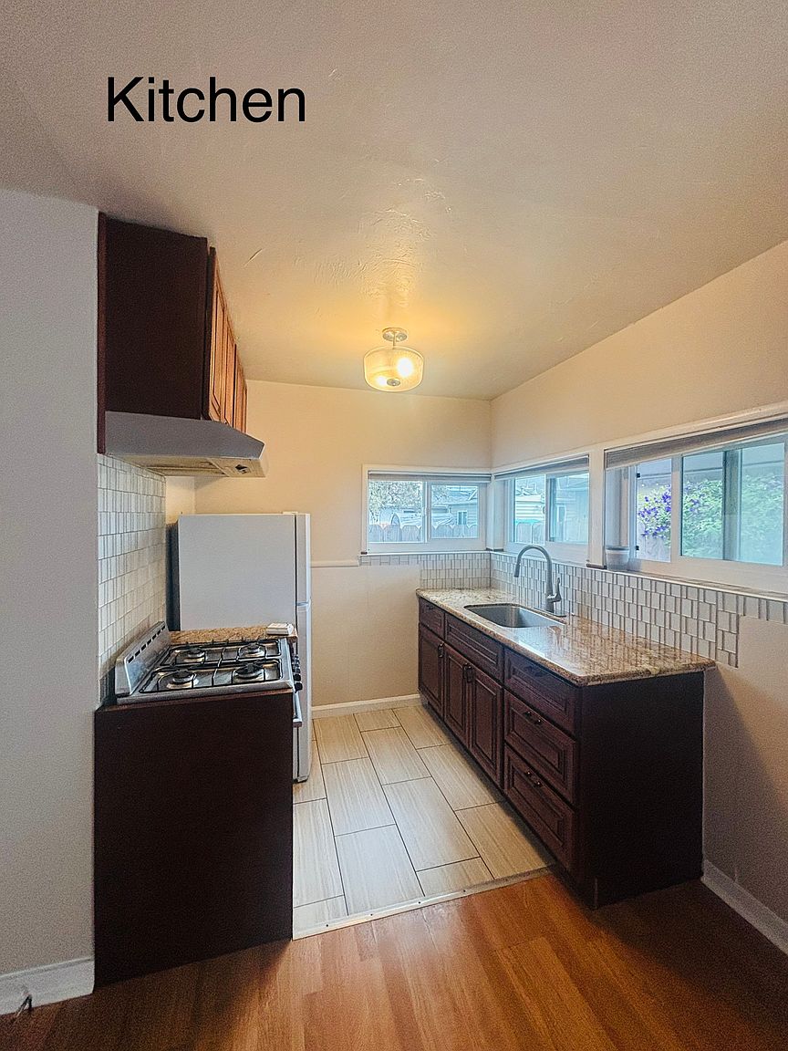 2415 Dover Ave photo 4