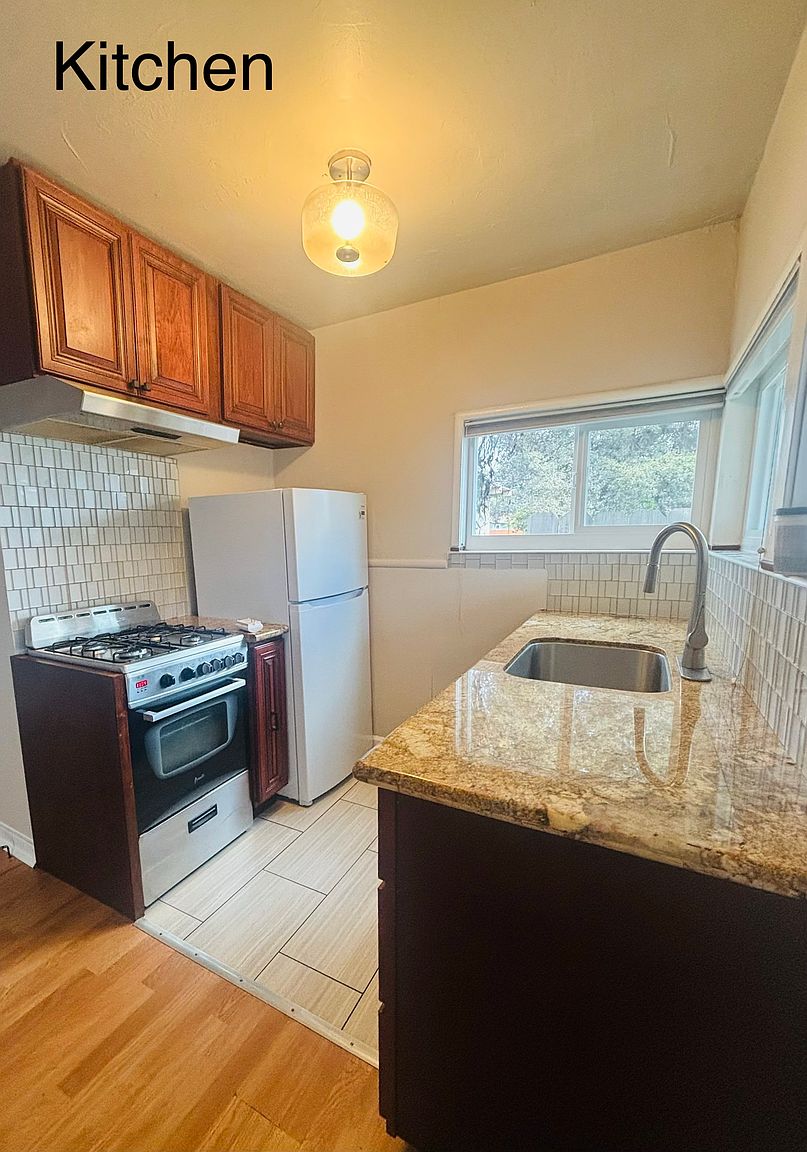 2415 Dover Ave photo 3