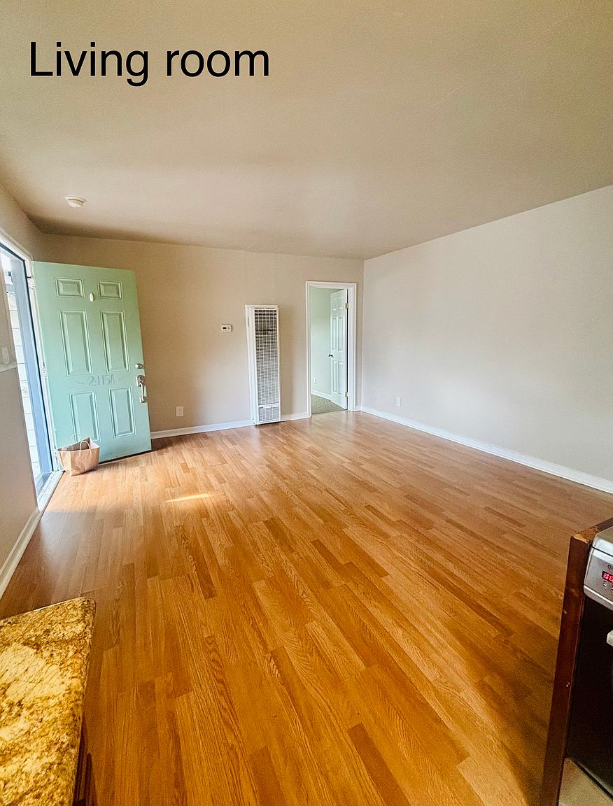 2415 Dover Ave photo 2
