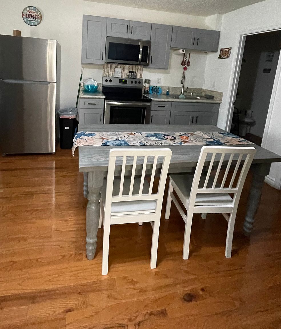 1373 1st Ave photo 3