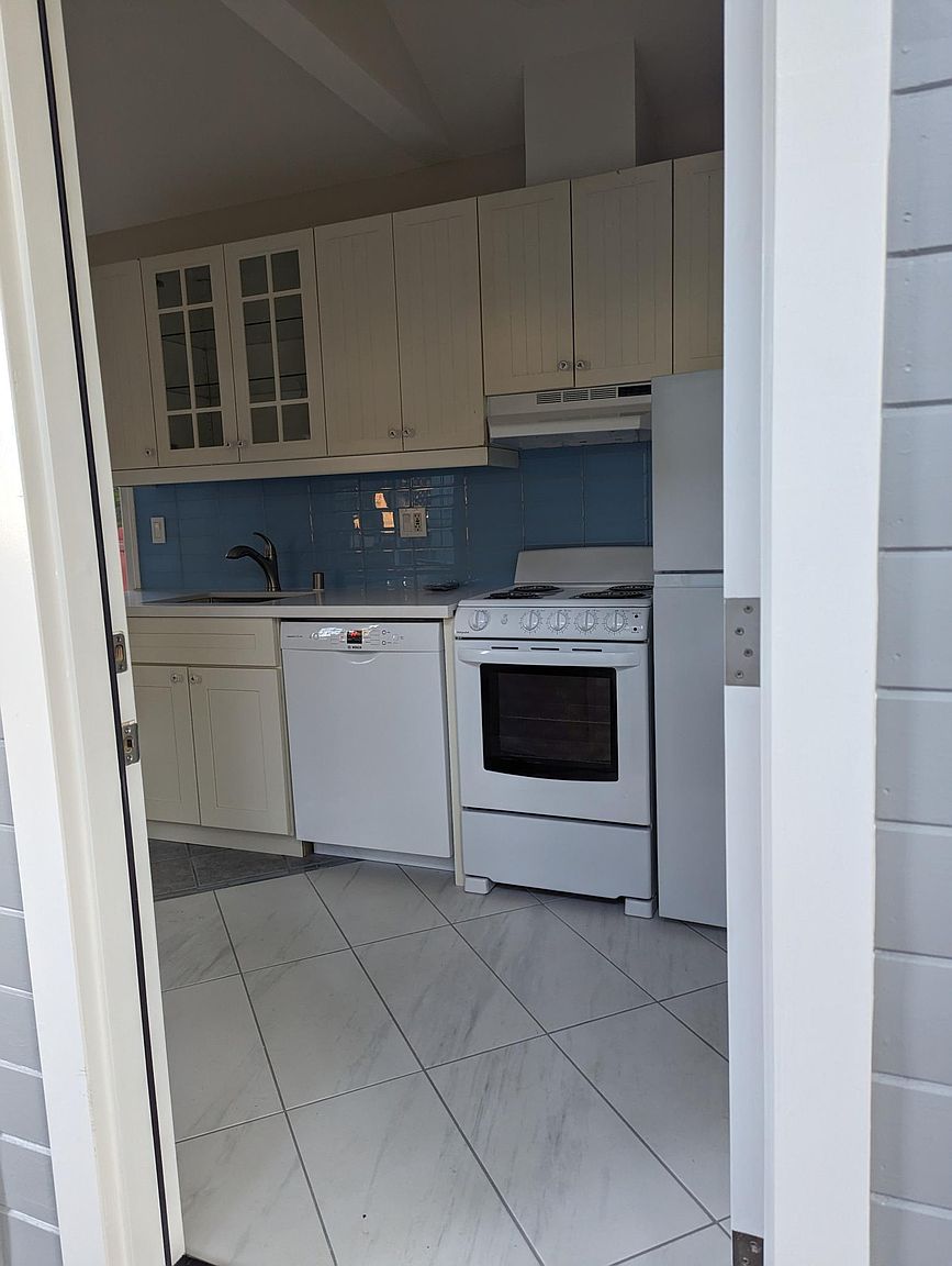 650 Circle Dr photo 3