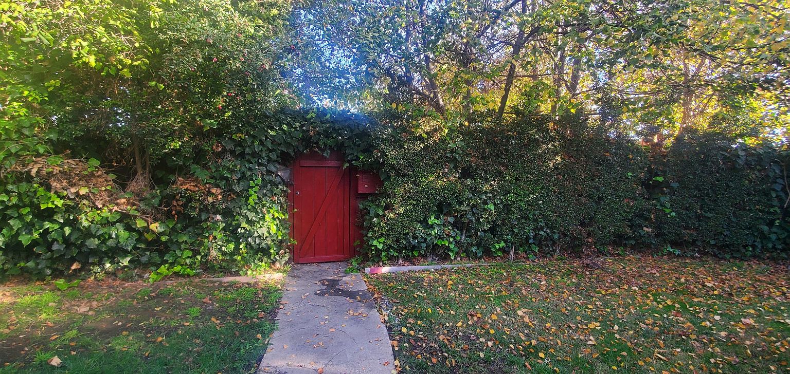 650 Circle Dr photo 4