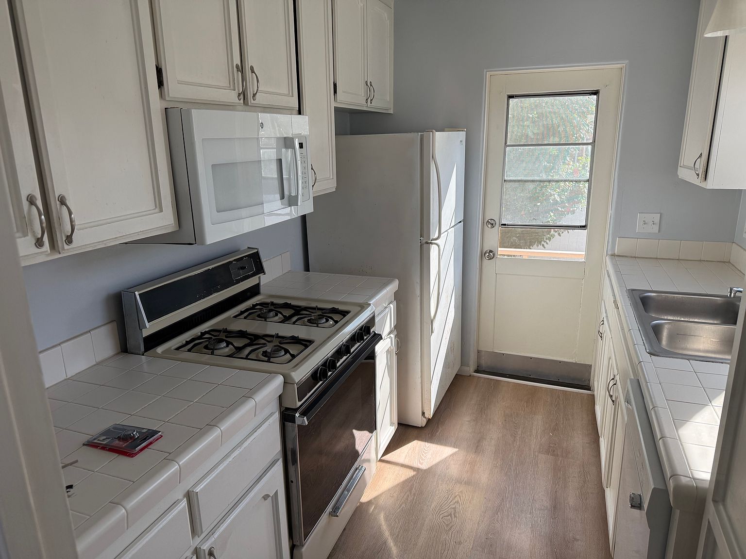 4675 Narragansett Ave photo 2
