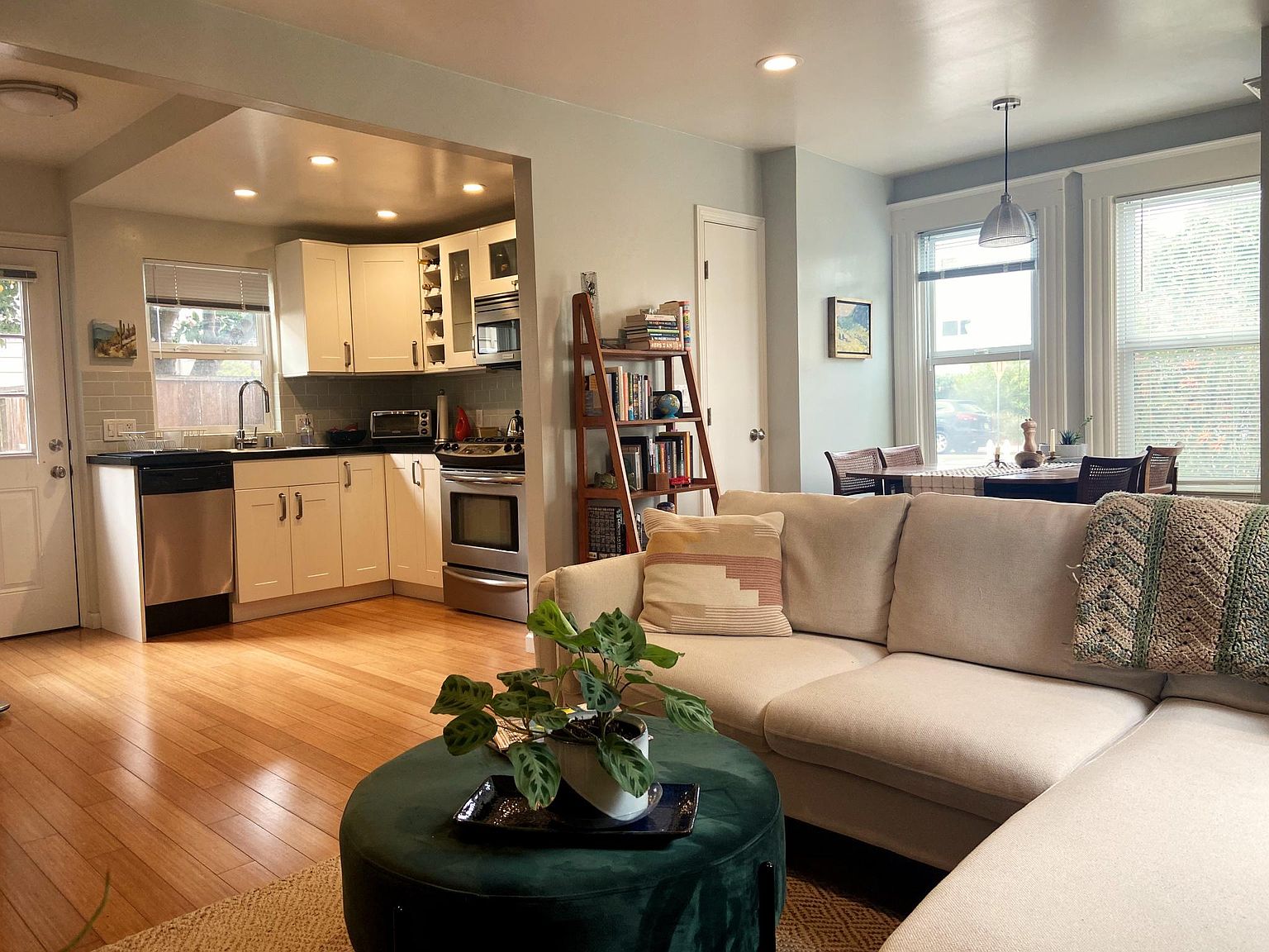 2127 Lincoln Ave photo 4