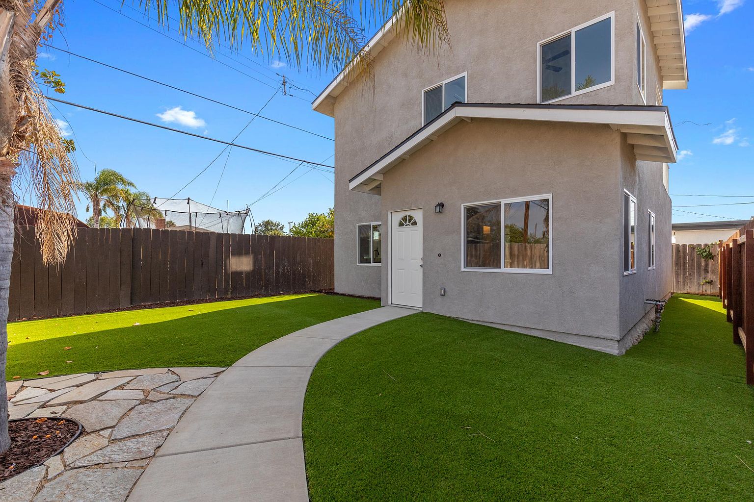 4862 Aberdeen St photo 2