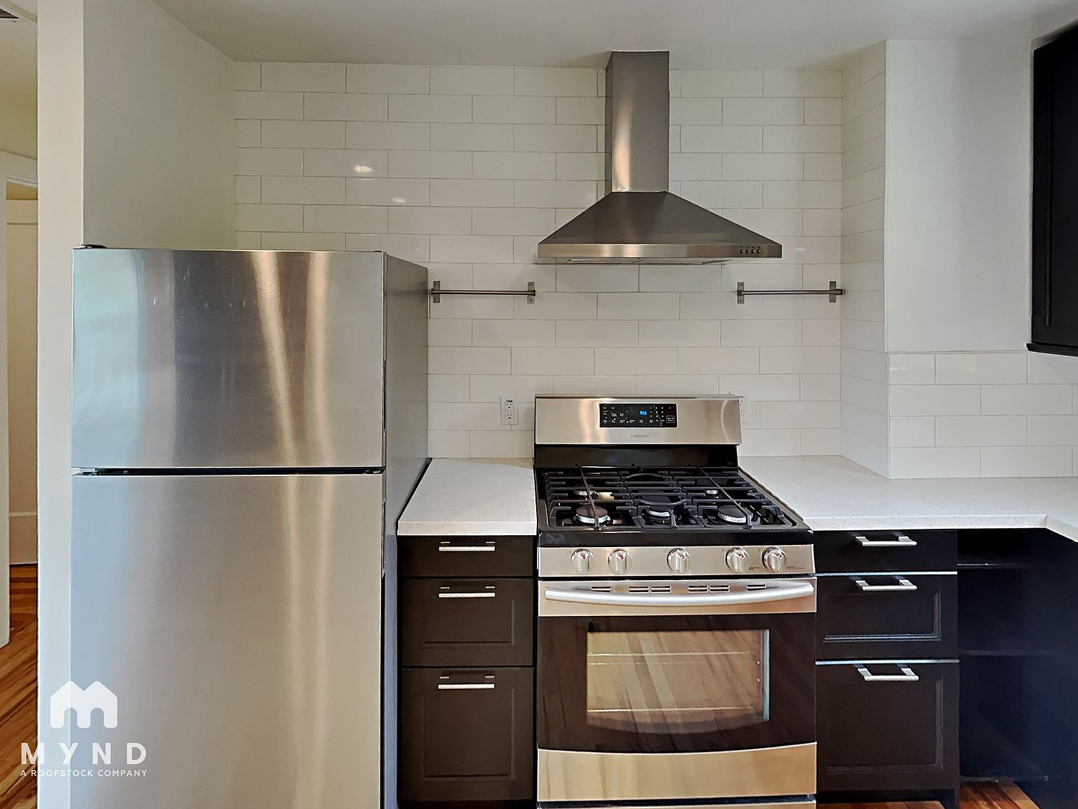 2118A Roosevelt Ave photo 5