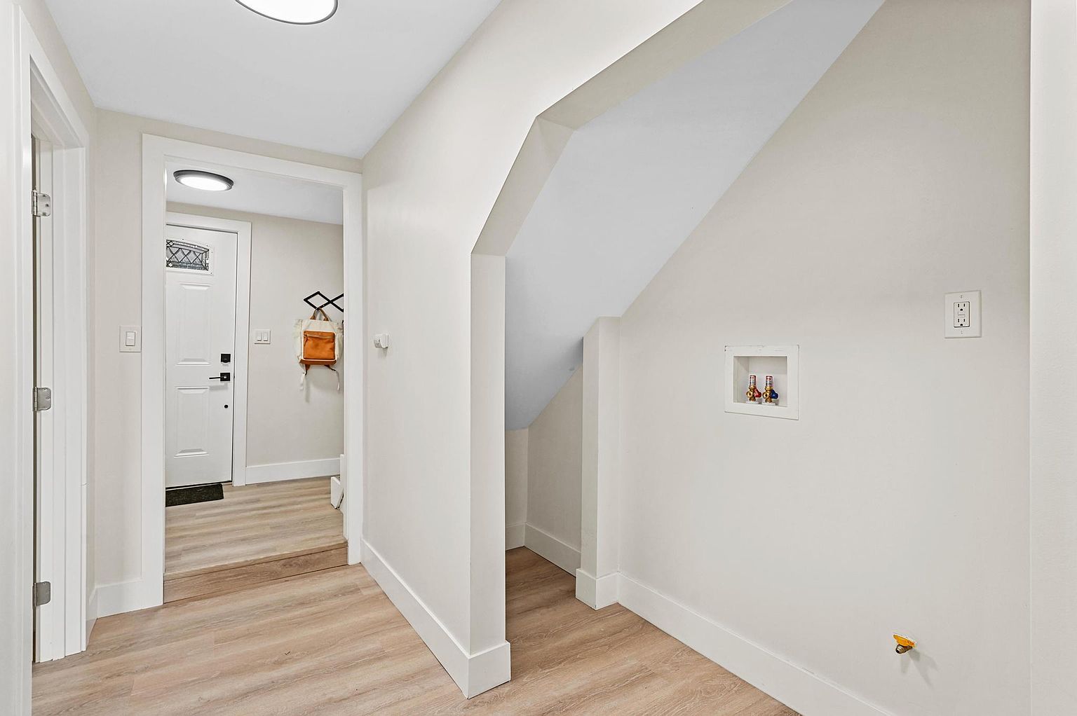 1162 Erica St photo 4