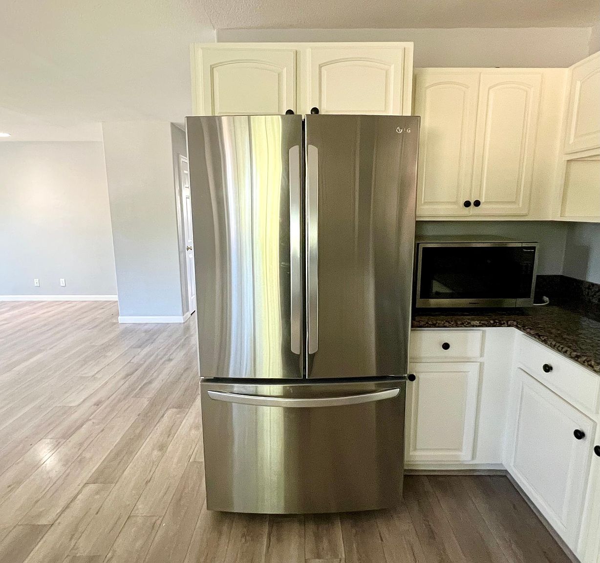 Welcome To This Beautiful 3 Bedroom, 2 Bathroom Home In A Desirable Gravenstein Neighborhood! photo 5