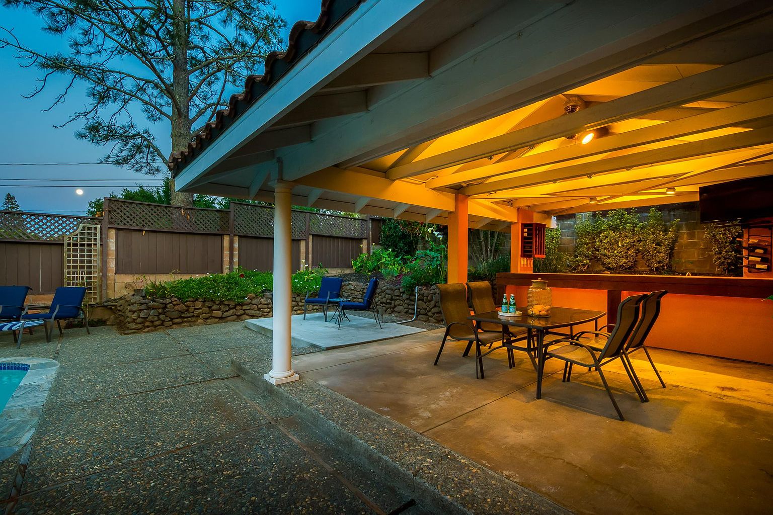 700 Tamalpais Ave photo 3
