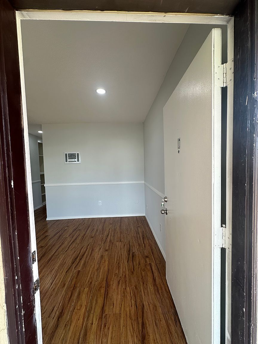 828 Calla Ave photo 3