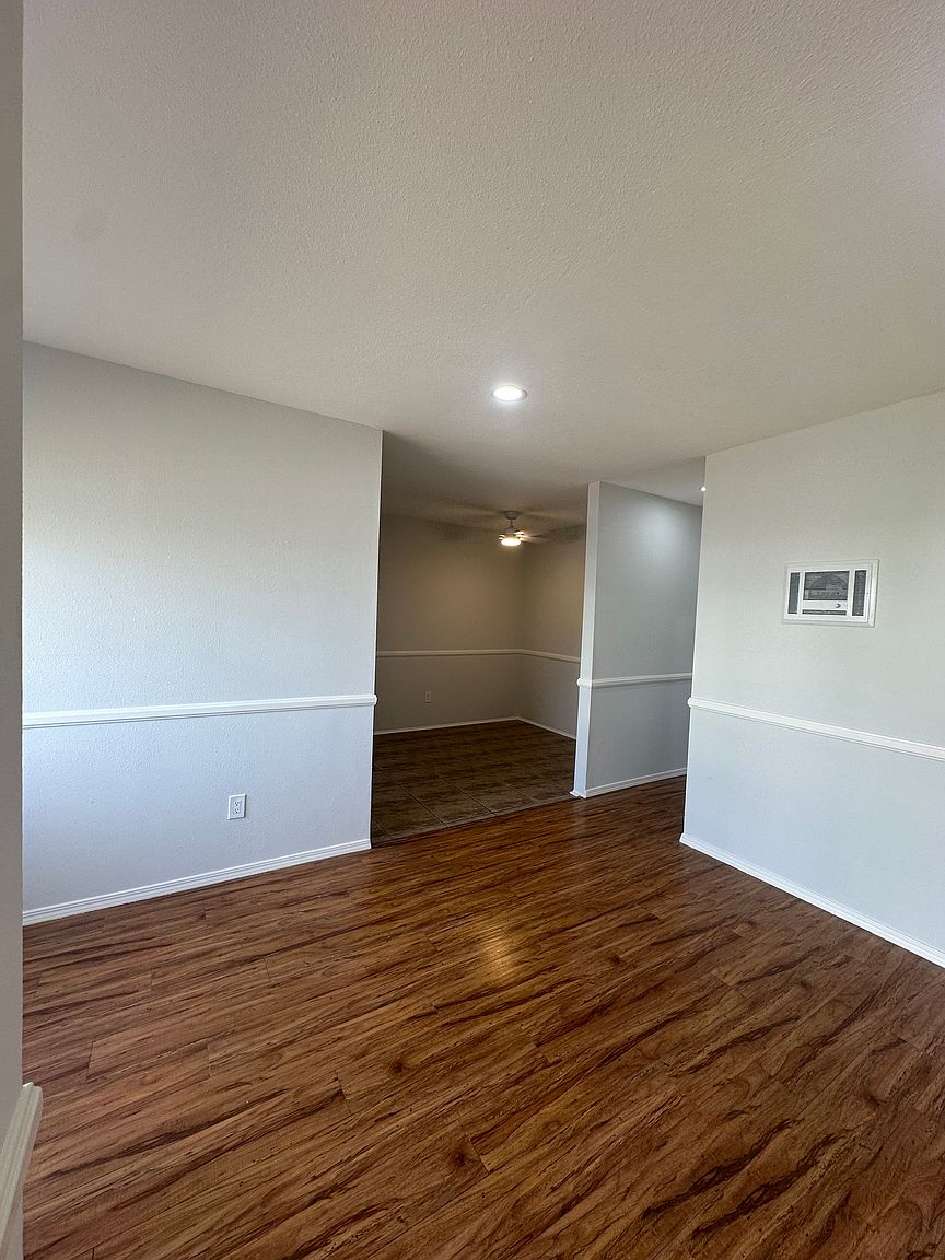 828 Calla Ave photo 4