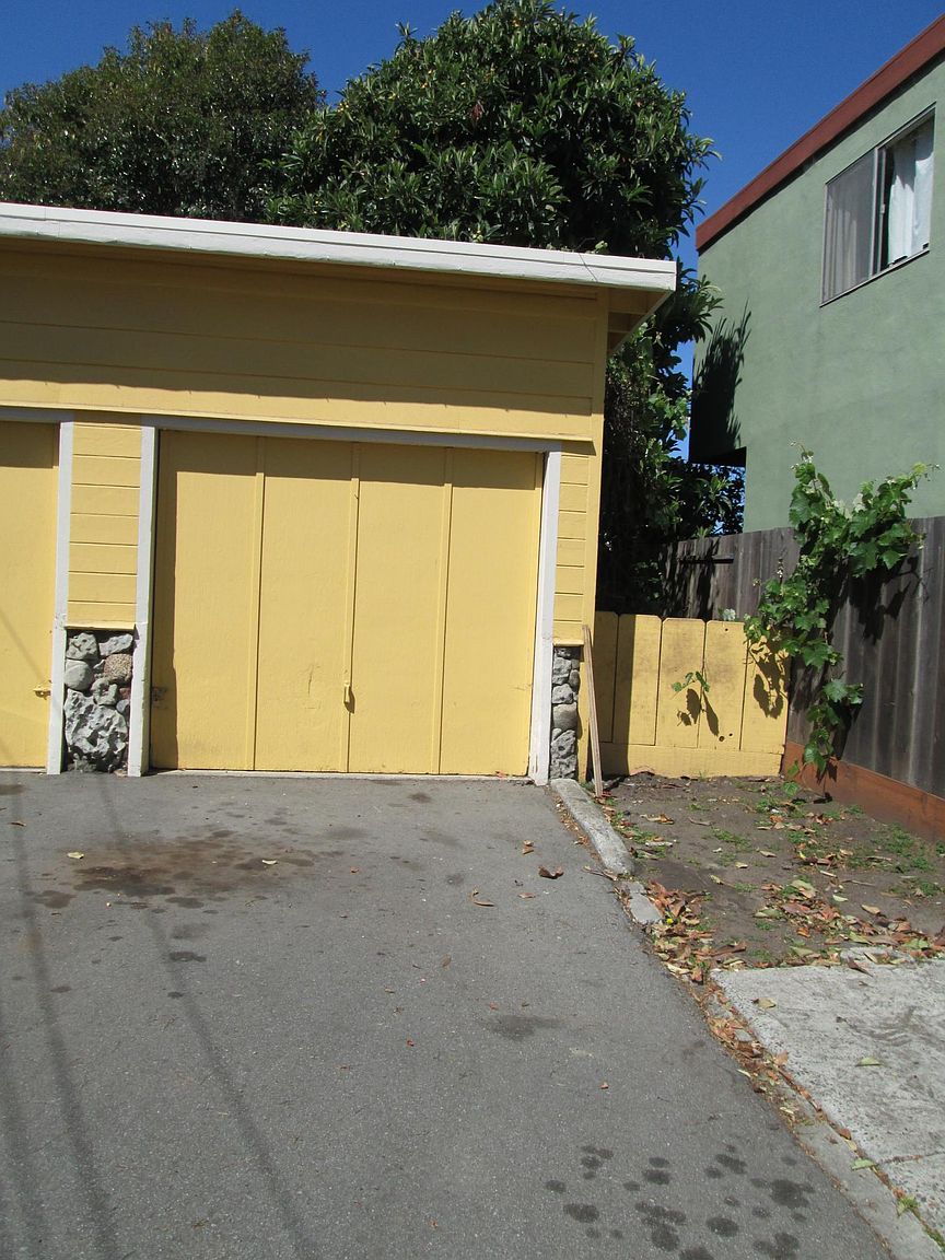 811 1/2 Riverside Ave photo 2