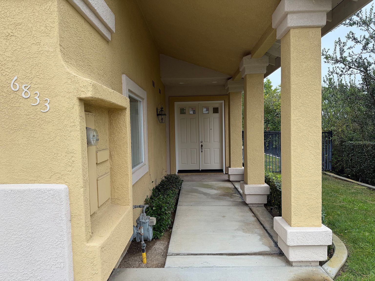 6833 Urubu St photo 2