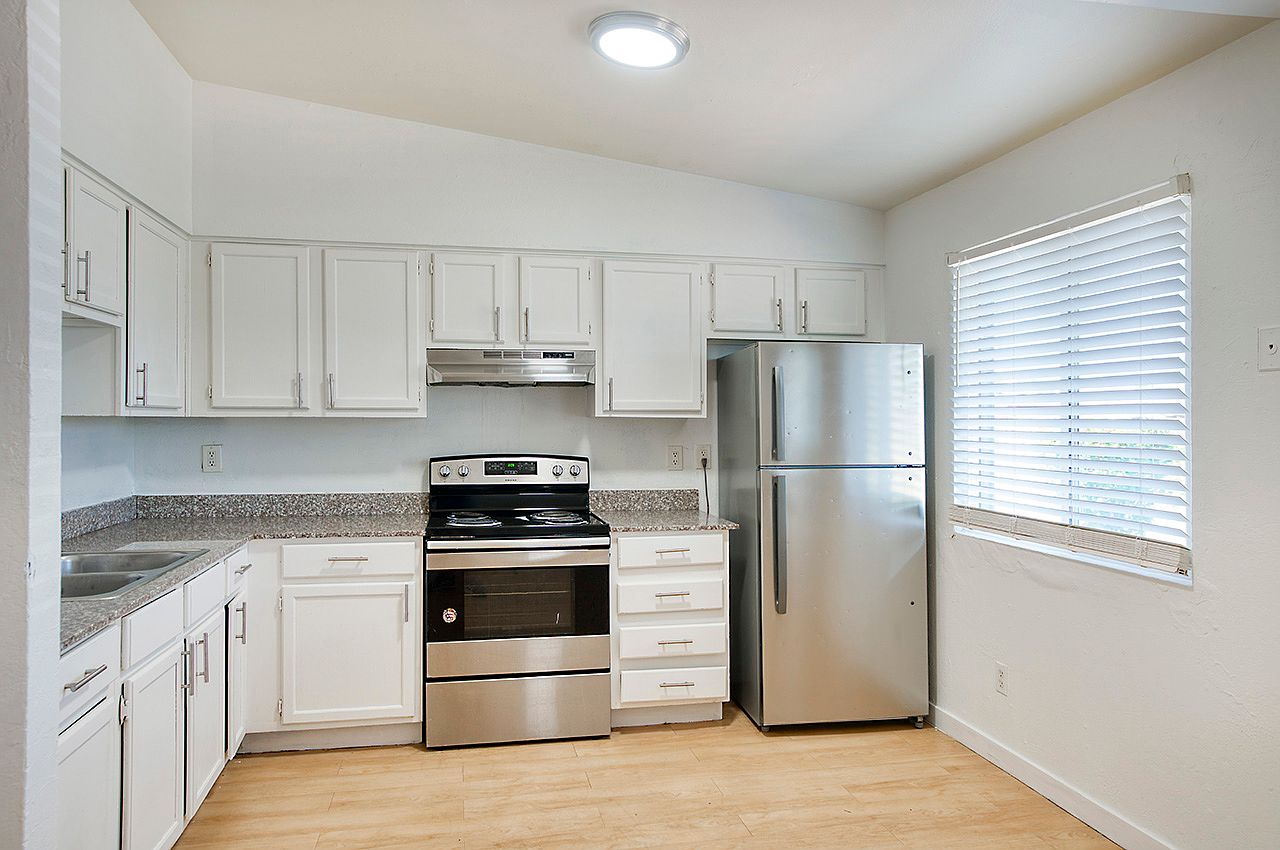 2201 W Heatherbrae Dr photo 2