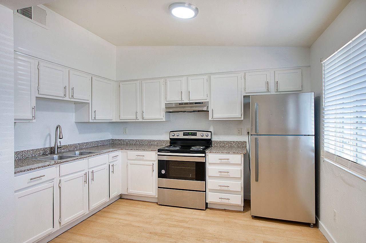 2201 W Heatherbrae Dr photo 4