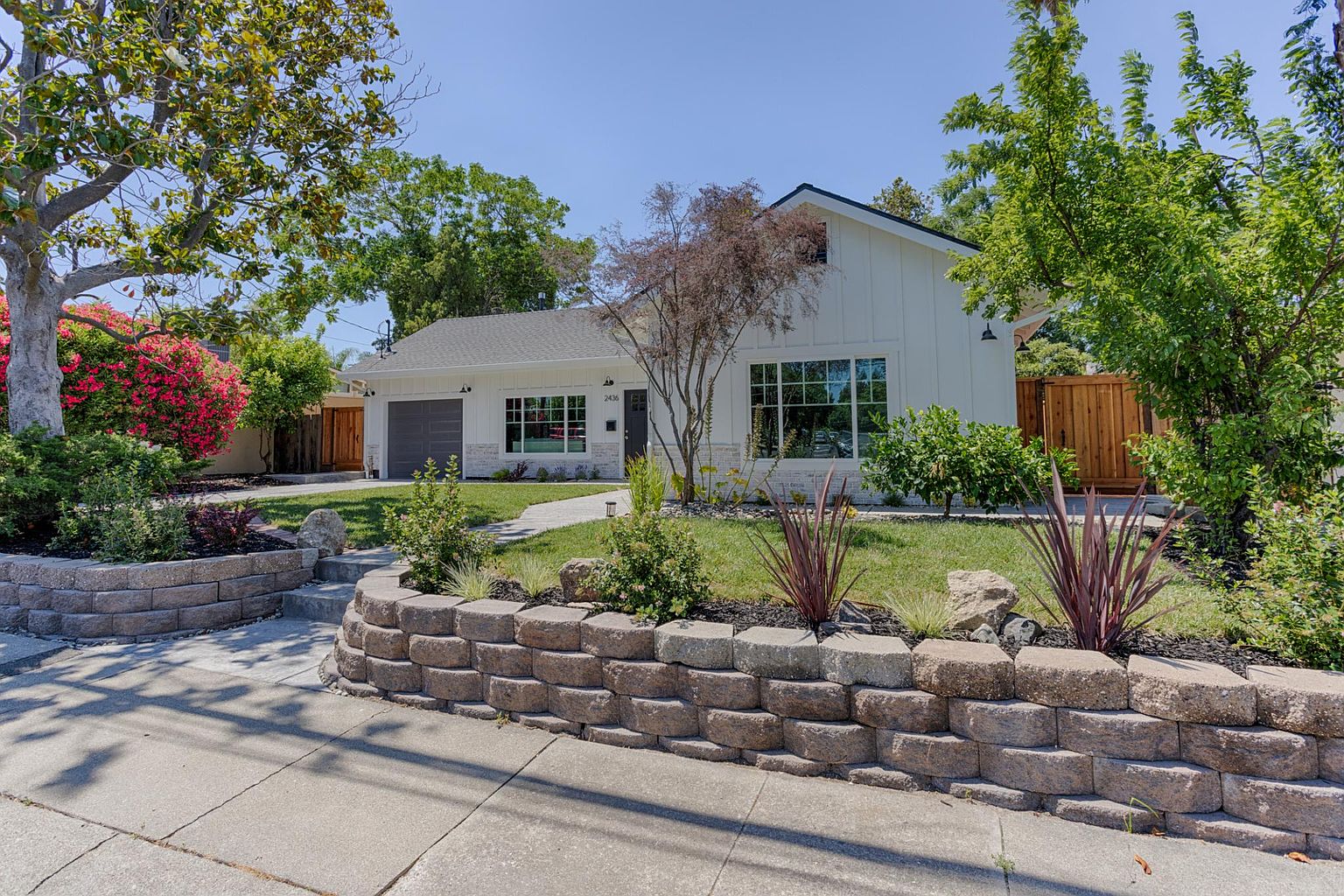 2436 Krueger Dr photo 3