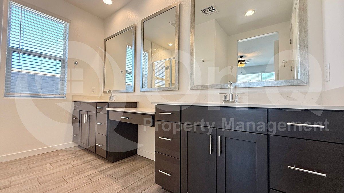 1659 W Paseo Way Phoenix, AZ 85041 photo 2
