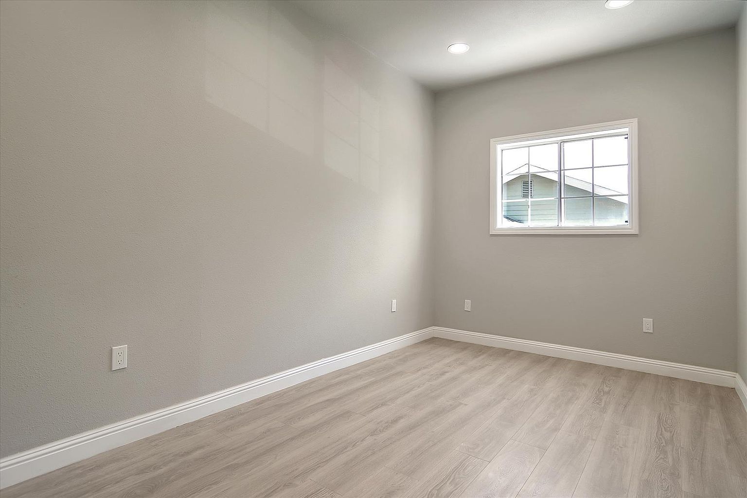 1BR/1BA Single Family House on N 7th St · San Jose photo 3