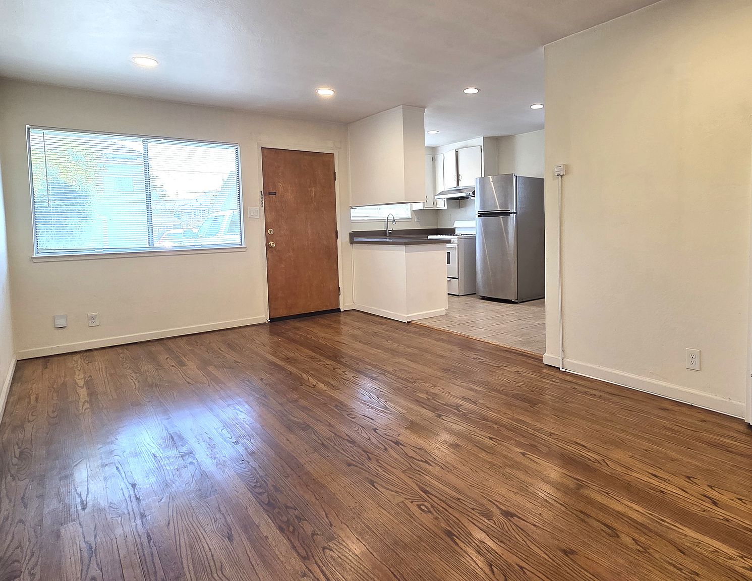 2BR/1BA Single Family House on Saint Charles St · Alameda photo 5