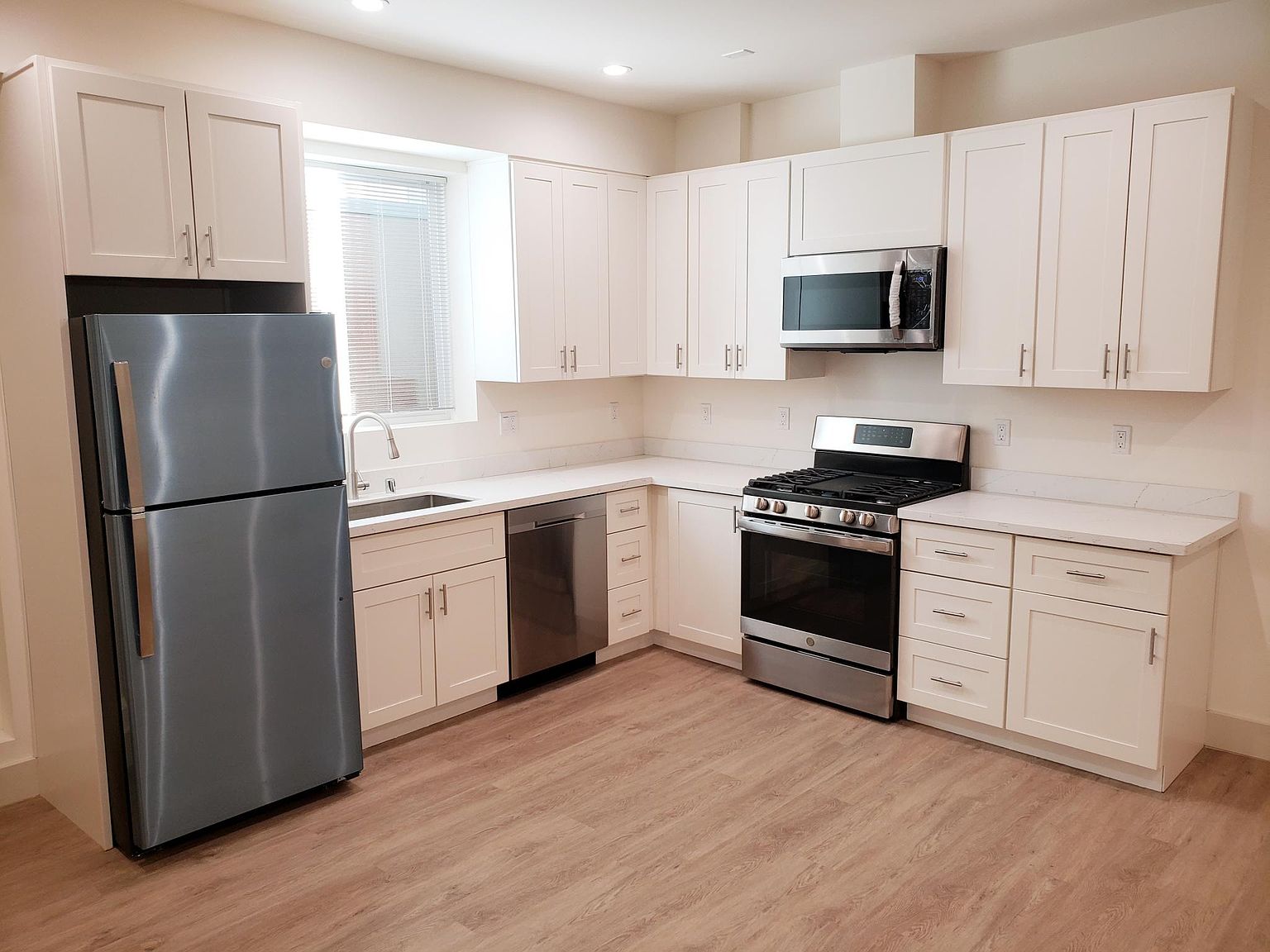 2741 Geary Blvd photo 3