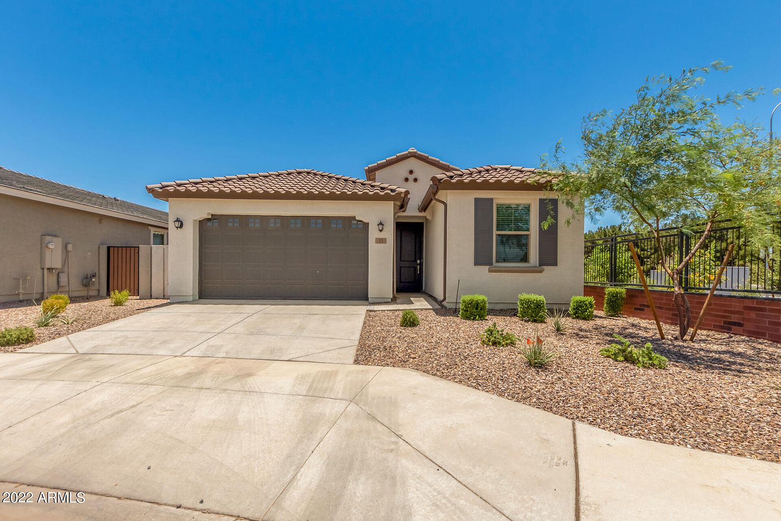 43 E Capricorn Way Chandler, AZ 85249 photo 2