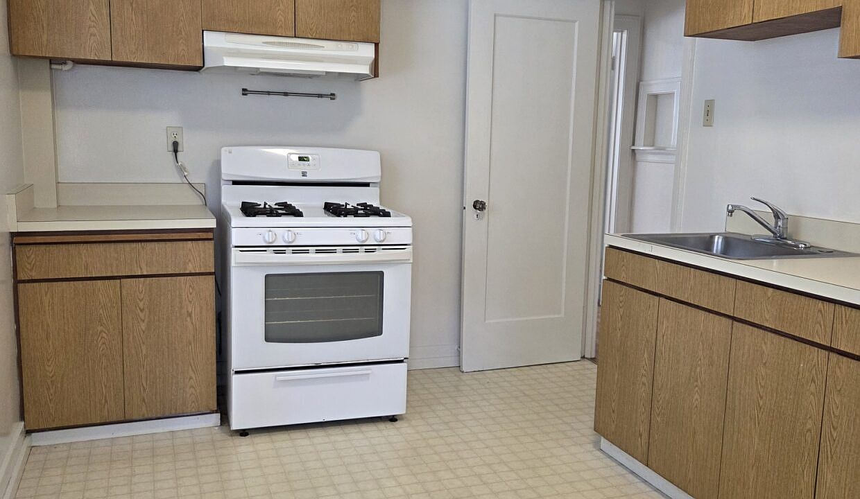0BR/1BA Apartment on Derby St · Berkeley photo 2