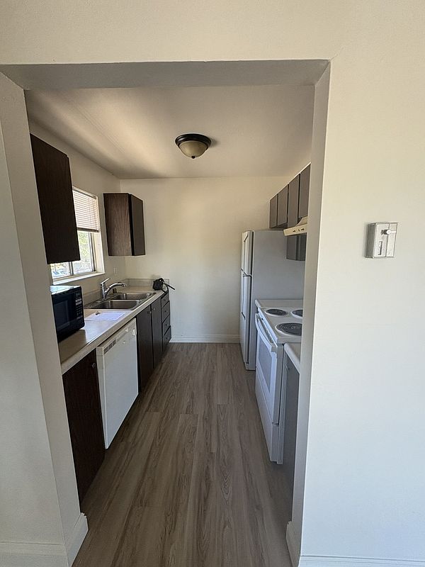 1305 Southwest Blvd photo 5