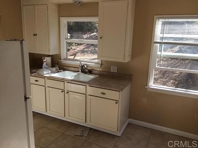 8545 Lemon Ave photo 4