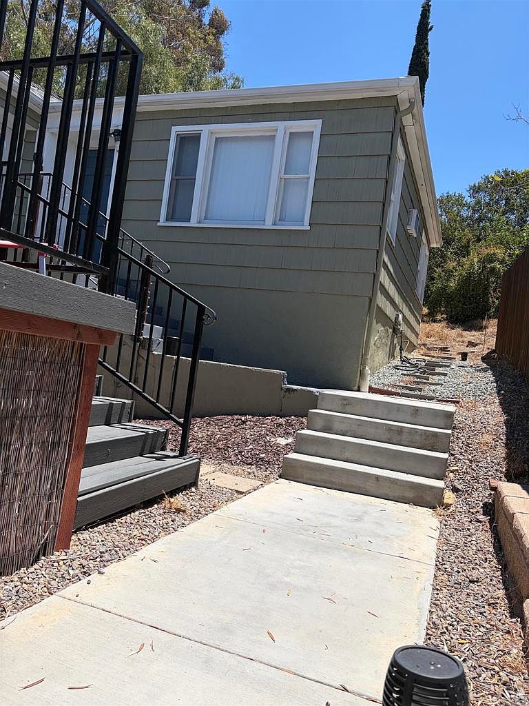8545 Lemon Ave photo 2