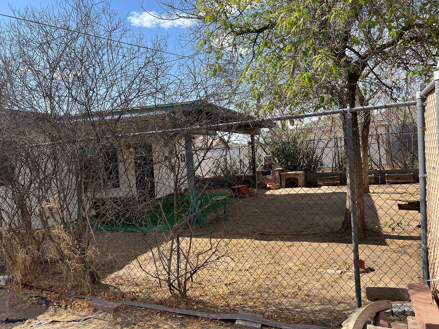 1316 W Mountain View Rd photo 3