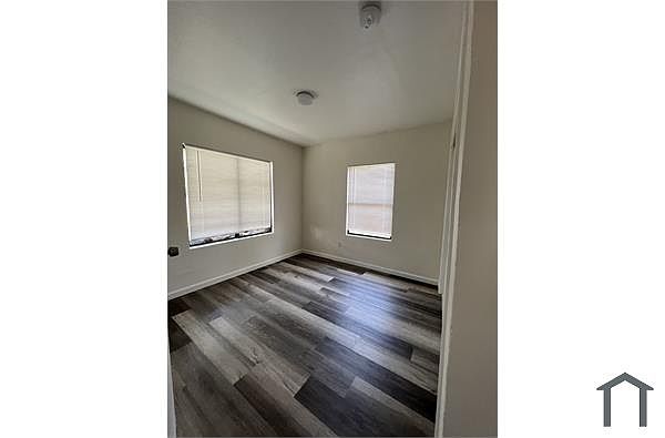 825 1/2 3rd St photo 3