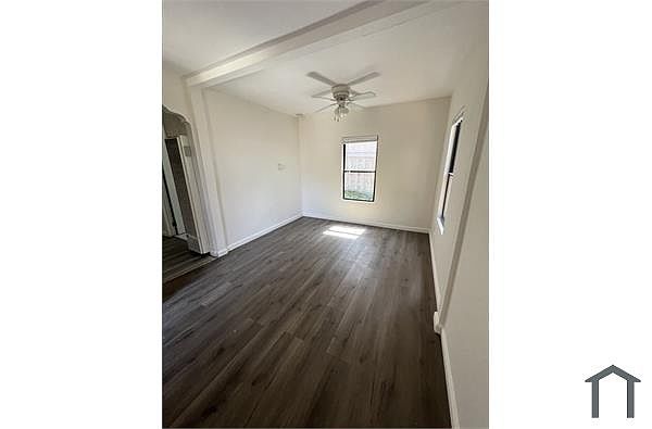 825 1/2 3rd St photo 2