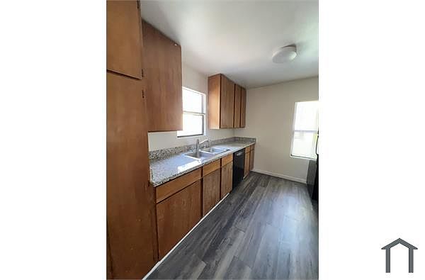 825 1/2 3rd St photo 5