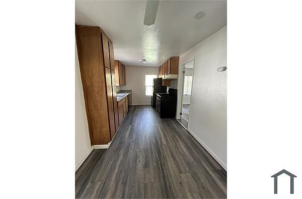 825 1/2 3rd St photo 4