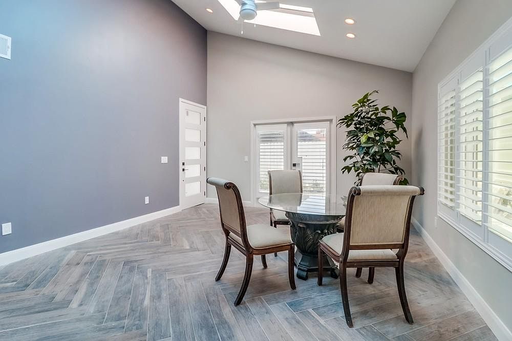 10181 Spring Manor Ct photo 2