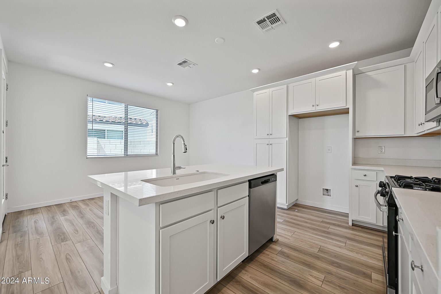 4816 S Ferric Mesa, AZ 85212 photo 3
